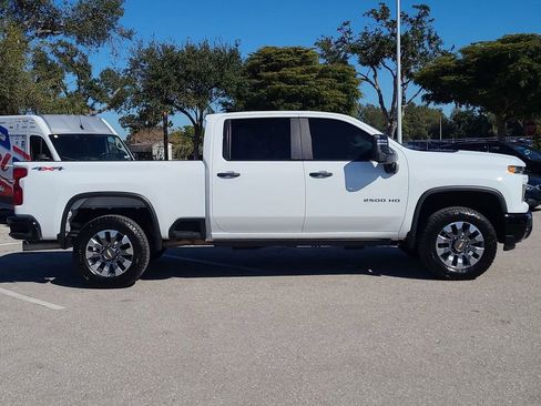 Used 2024 Chevrolet Silverado 2500 Custom w/ Custom Value Package image 10
