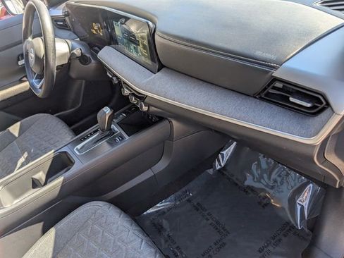 Used 2025 Nissan Kicks SV w/ SV Premium Package image 17