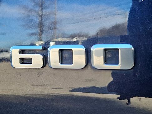 Used 2022 Cadillac Escalade Premium Luxury image 38