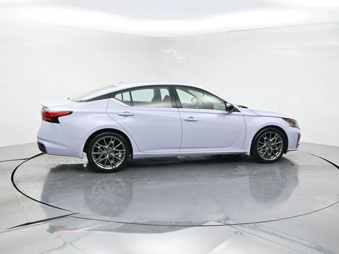 Used 2024 Nissan Altima 2.0 SR FWD image 4