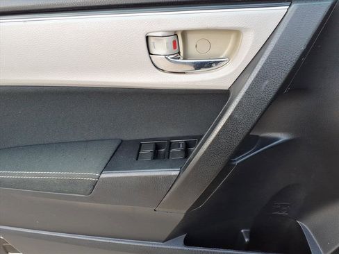 Used 2017 Toyota Corolla SE 50th Anniversary image 28