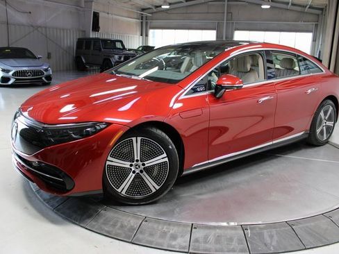 Used 2022 Mercedes-Benz EQS 450+ Sedan image 4