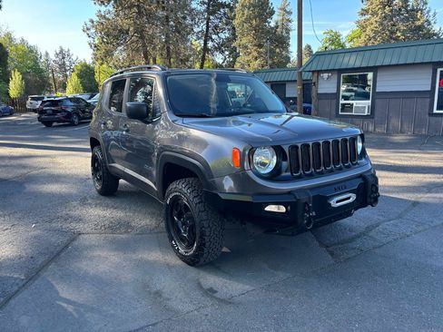 Used 2017 Jeep Renegade Sport w/ Power & Air Group AWD/4WD image 6
