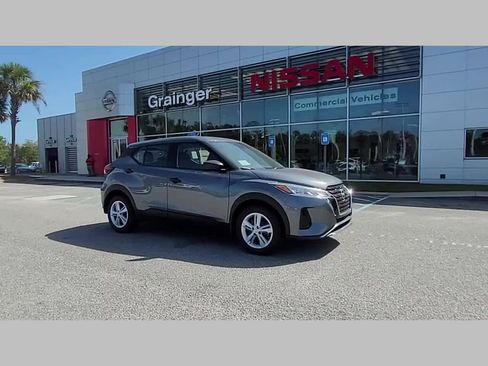 New 2025 Nissan Kicks Play S image 16