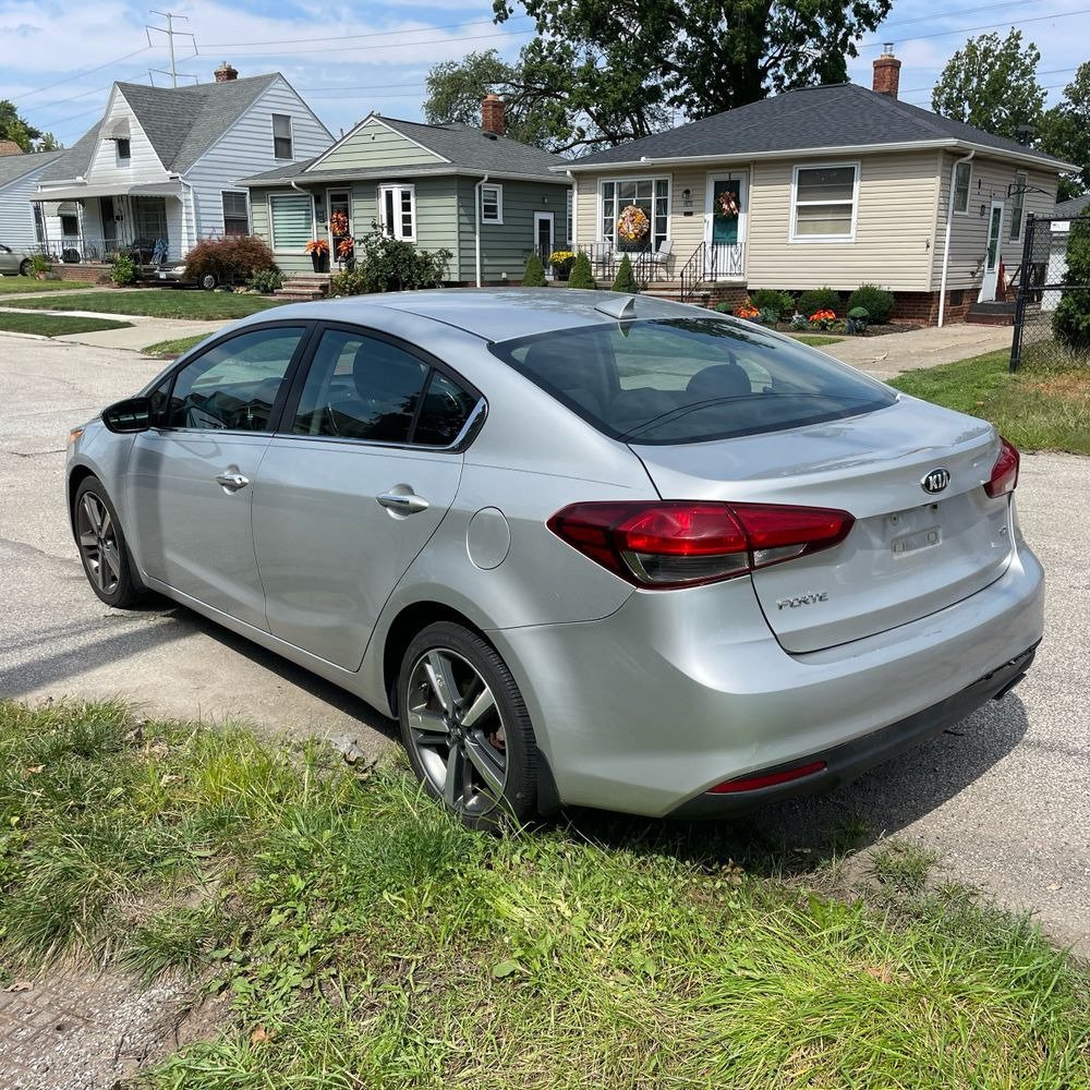 Used 2017 Kia Forte EX FWD image 4