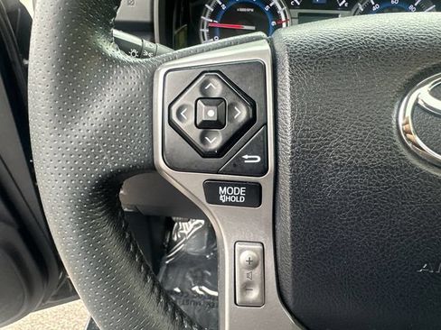 Used 2018 Toyota 4Runner Limited AWD/4WD image 35