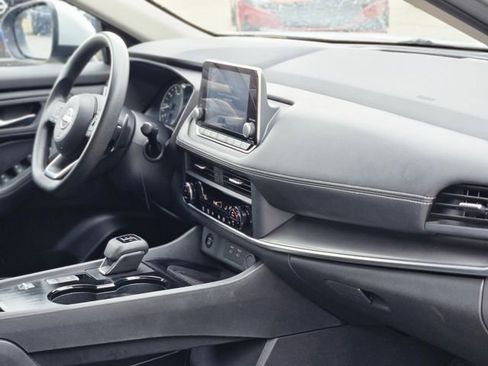 Certified 2024 Nissan Rogue SV FWD image 13