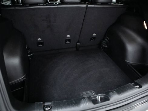 Used 2023 Jeep Compass Latitude image 27