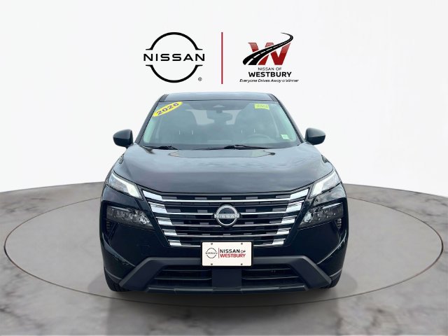 Used 2026 Nissan Rogue S AWD/4WD image 2