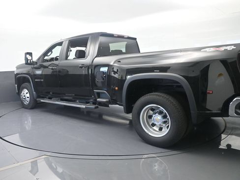 Used 2026 Chevrolet Silverado 3500 LT AWD/4WD image 4