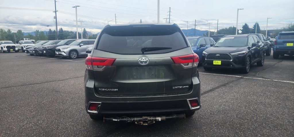 Used 2018 Toyota Highlander Limited AWD/4WD image 2