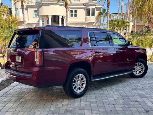 Used 2016 GMC Yukon XL SLT AWD/4WD image 8