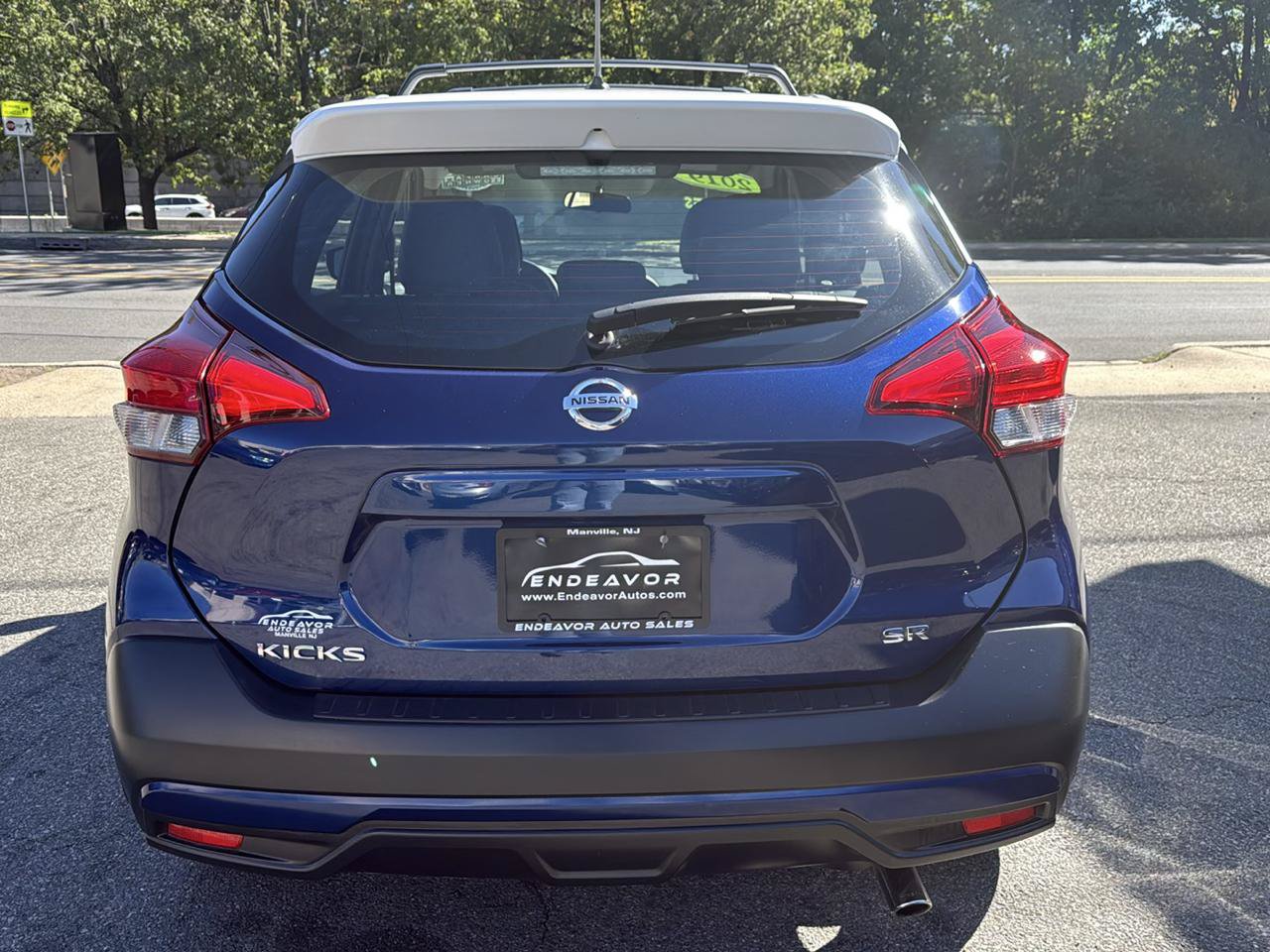 Used 2019 Nissan Kicks SR w/ SR Premium Package FWD image 6