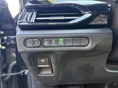 Used 2023 Acura MDX Technology image 30