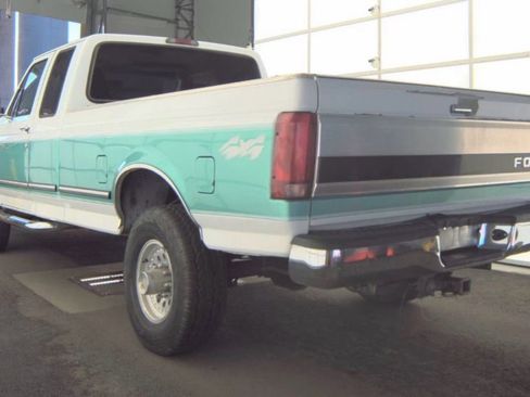 Used 1996 Ford F250 XLT image 4