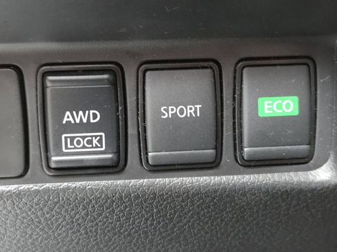 Used 2019 Nissan Rogue S image 4