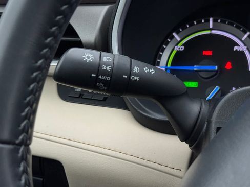 Used 2022 Toyota Highlander XLE image 22