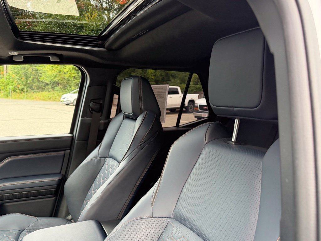 Used 2026 Toyota 4Runner Platinum AWD/4WD image 16