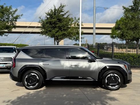 Used 2024 Kia EV9 Land AWD/4WD image 5