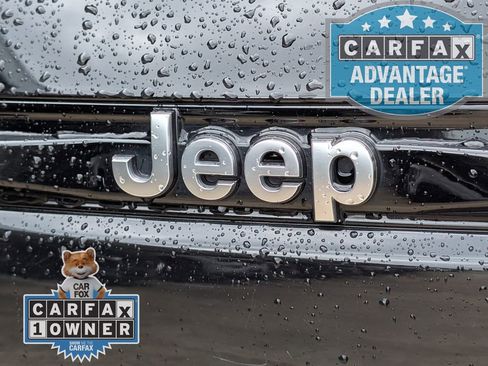 Used 2022 Jeep Grand Cherokee Summit AWD/4WD image 36