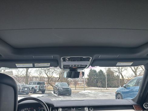 Used 2020 Land Rover Range Rover HSE image 12