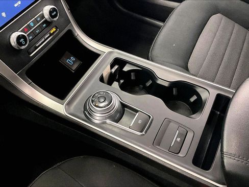 Certified 2022 Ford Edge SE w/ Black Appearance Package image 16