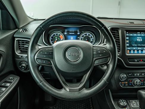 Used 2020 Jeep Cherokee Trailhawk w/ Cold Weather Group AWD/4WD image 23