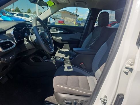 Used 2023 Chevrolet TrailBlazer LT AWD/4WD image 9