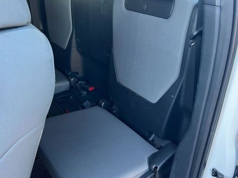 Used 2016 Toyota Tacoma SR image 28