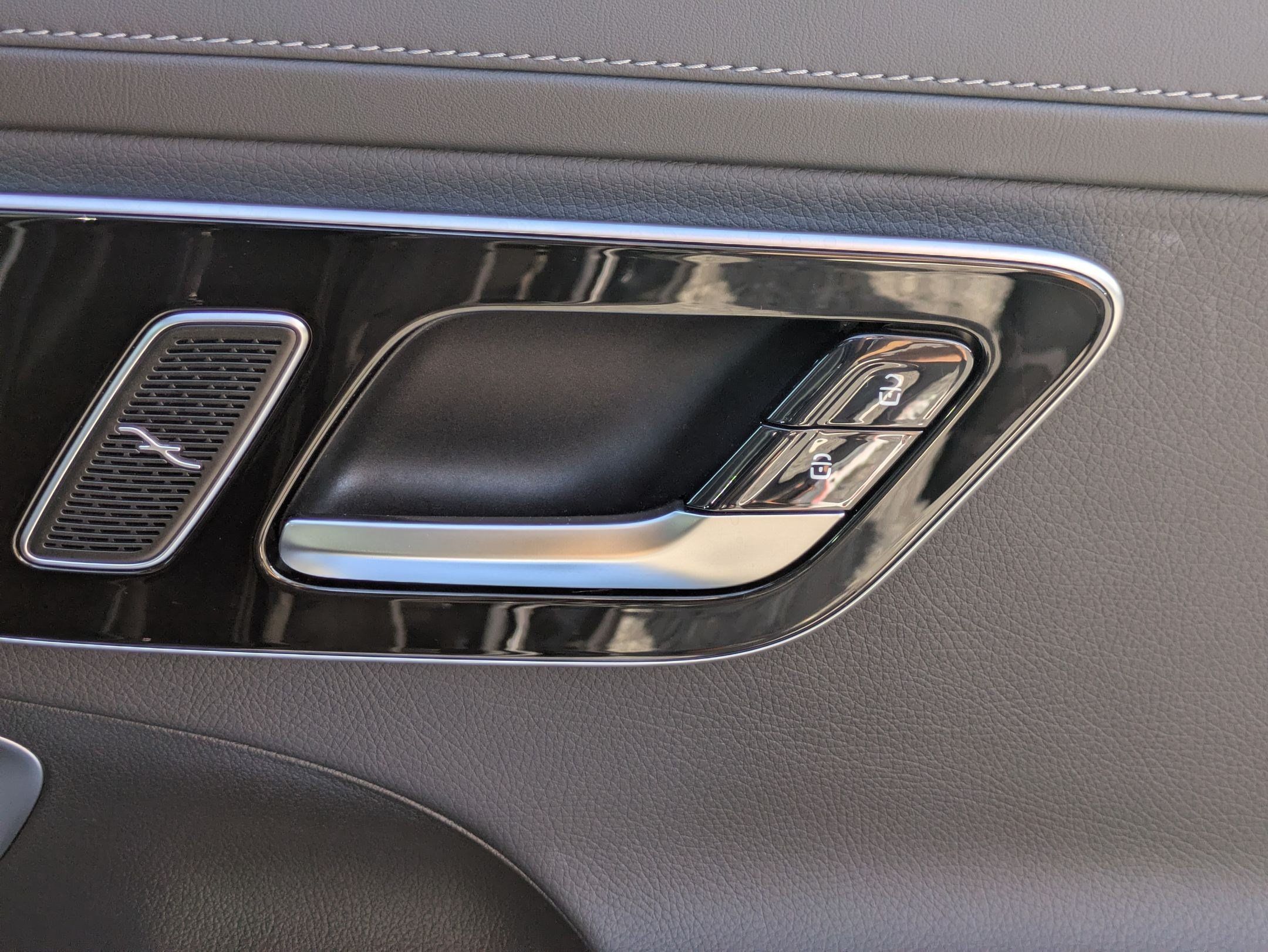Used 2024 Mercedes-Benz C 300 4MATIC Sedan image 36