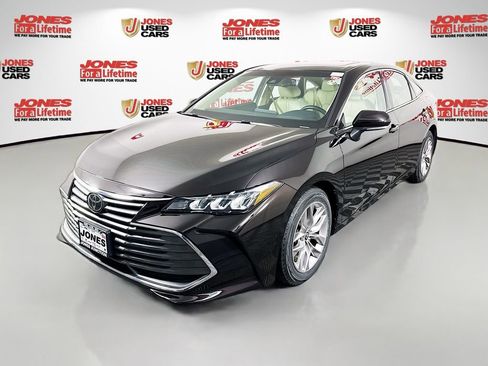Certified 2020 Toyota Avalon XLE w/ Moonroof Package image 13