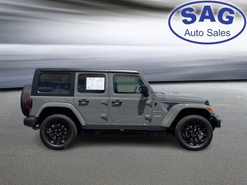 Used 2023 Jeep Wrangler Sahara AWD/4WD image 3