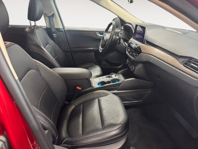 Used 2020 Ford Escape Titanium AWD/4WD image 4