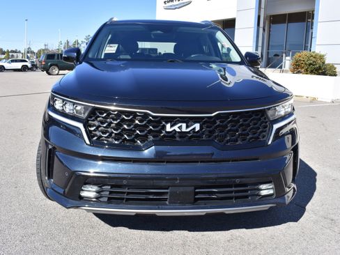 Used 2022 Kia Sorento SX w/ Panoramic Sunroof Package image 4