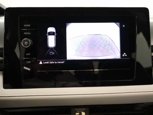 Certified 2025 Volkswagen Taos S FWD image 11