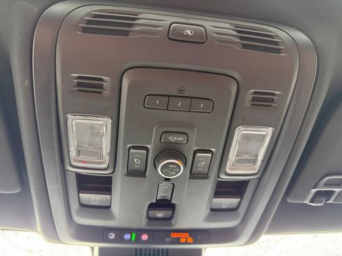 Used 2023 GMC Yukon XL Denali Ultimate AWD/4WD image 17