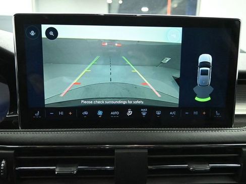 Certified 2024 Lincoln Corsair AWD image 11
