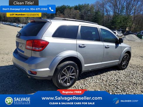 Used 2019 Dodge Journey SE FWD image 4