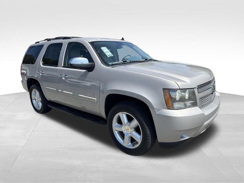 Used 2008 Chevrolet Tahoe LTZ w/ LTZ Preferred Equipment Group RWD image 6