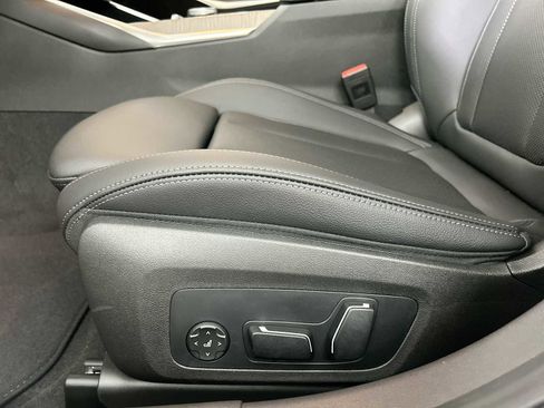 Used 2025 BMW 330i xDrive Sedan w/ Premium Package image 14