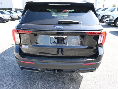 New 2026 Ford Explorer ST-Line w/ ST-Line Street Pack RWD image 4