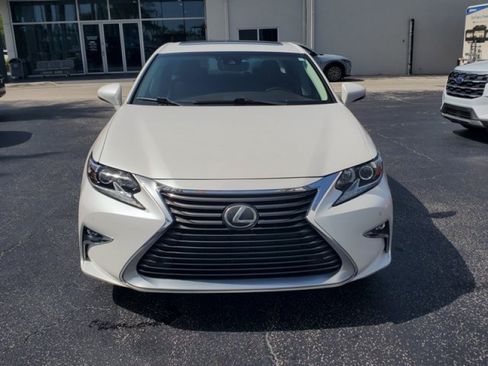 Used 2018 Lexus ES 350 w/ Premier Package FWD image 2