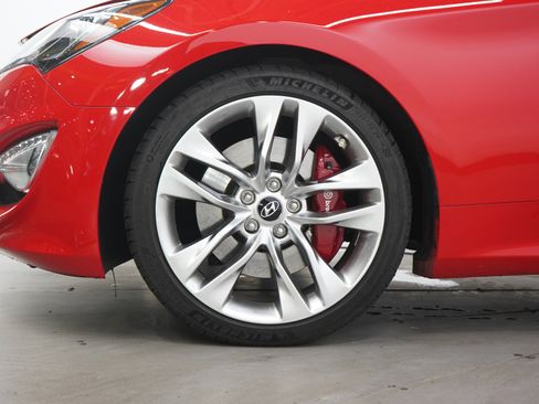 Used 2013 Hyundai Genesis 3.8 RWD image 25
