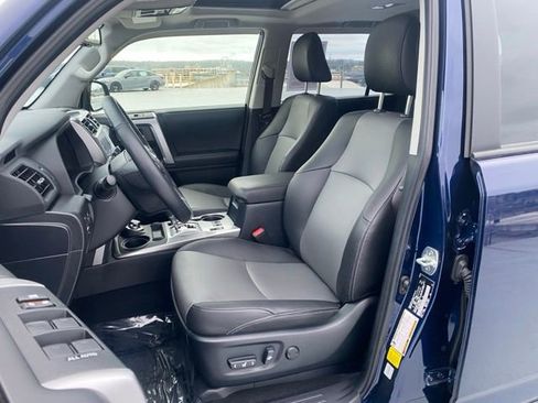 Used 2024 Toyota 4Runner SR5 Premium w/ Moonroof Package AWD/4WD image 18