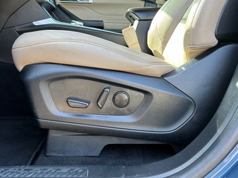 Used 2020 Ford Explorer XLT w/ Equipment Group 202A image 14