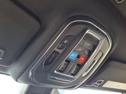 Used 2025 Jeep Grand Cherokee L Laredo AWD/4WD image 7