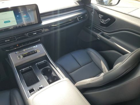 New 2025 Lincoln Aviator 2WD w/ Equipment Group 101A image 18