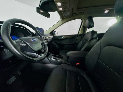 Used 2020 Ford Escape Titanium image 21