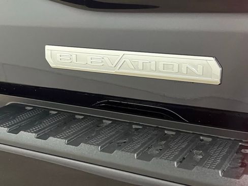 New 2026 GMC Sierra 1500 Elevation image 9