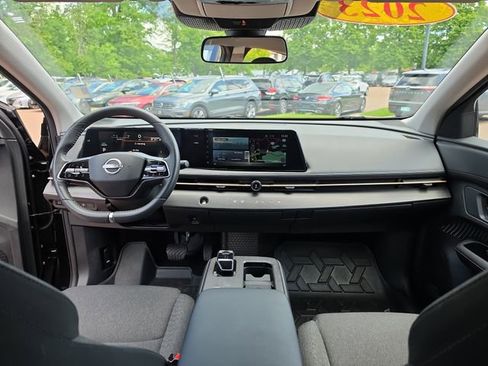 Used 2023 Nissan Ariya FWD image 13
